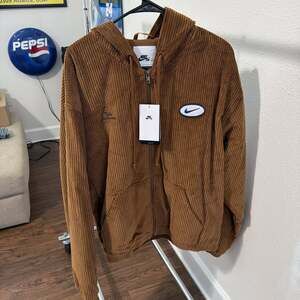 Nike SB Full-Zip Hooded Corduroy Skate Jacket in Light British Tan